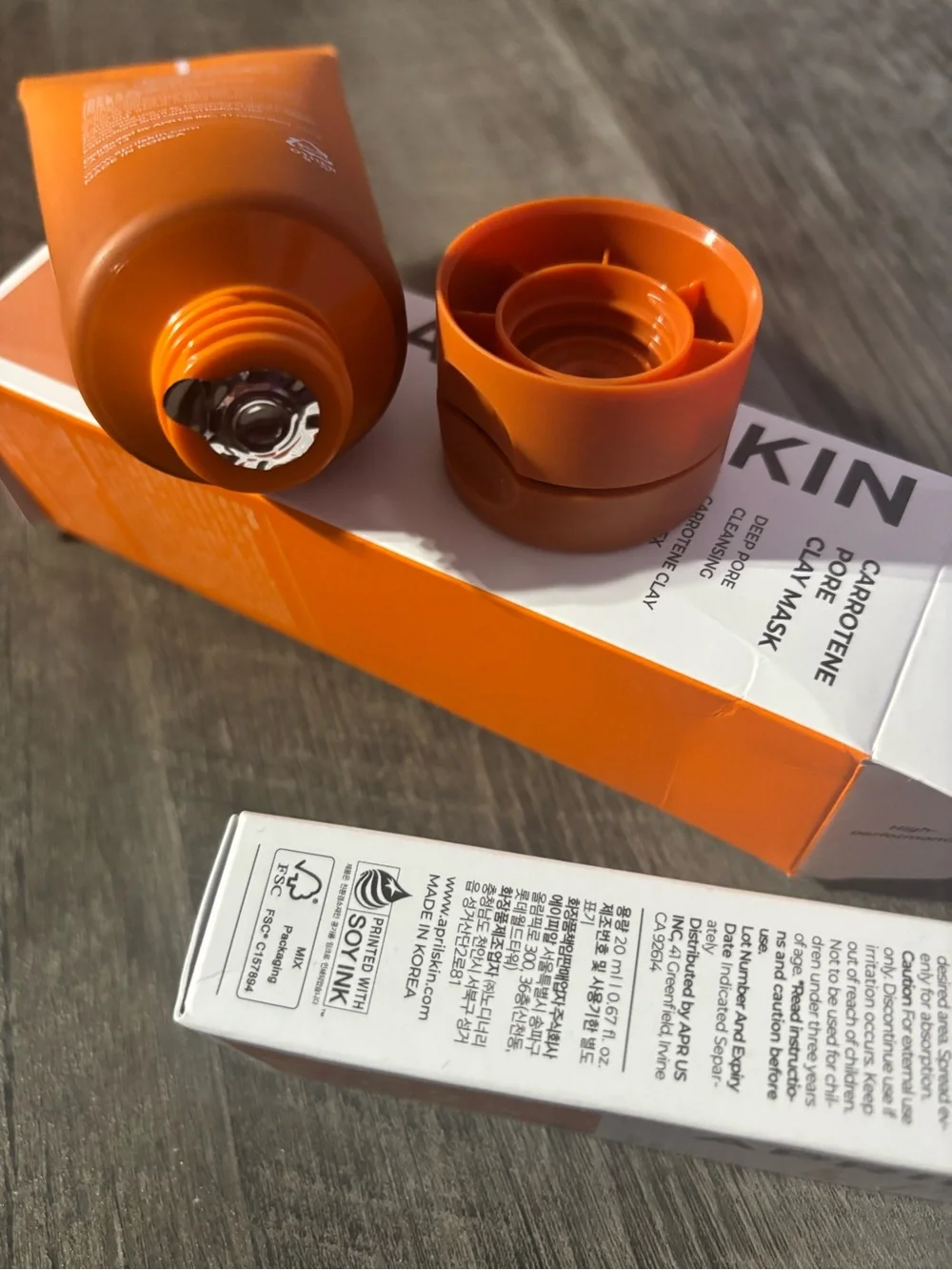 APRILSKIN Carrotene Quick Dry Pore Tightening Clay Mask & Clearing Solution
